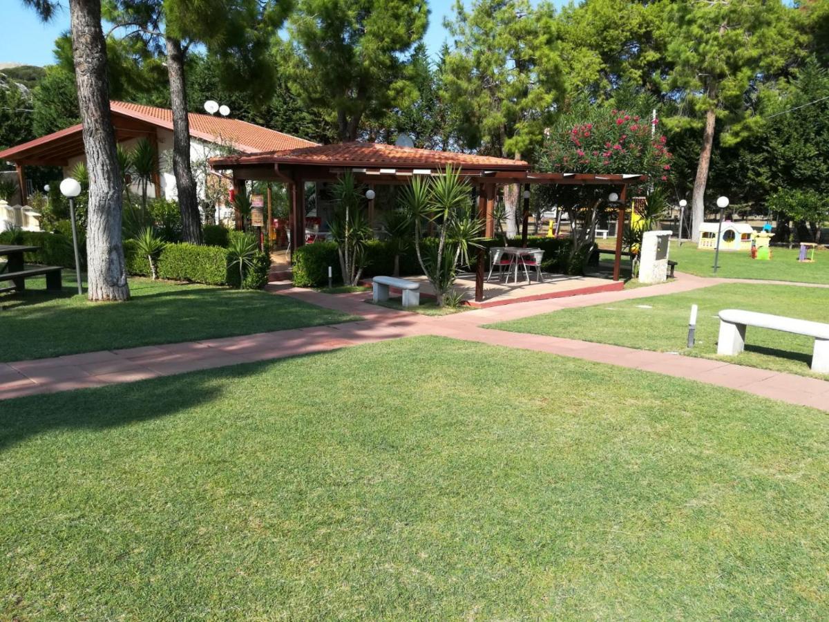 Residence Olimpia Peschici Buitenkant foto