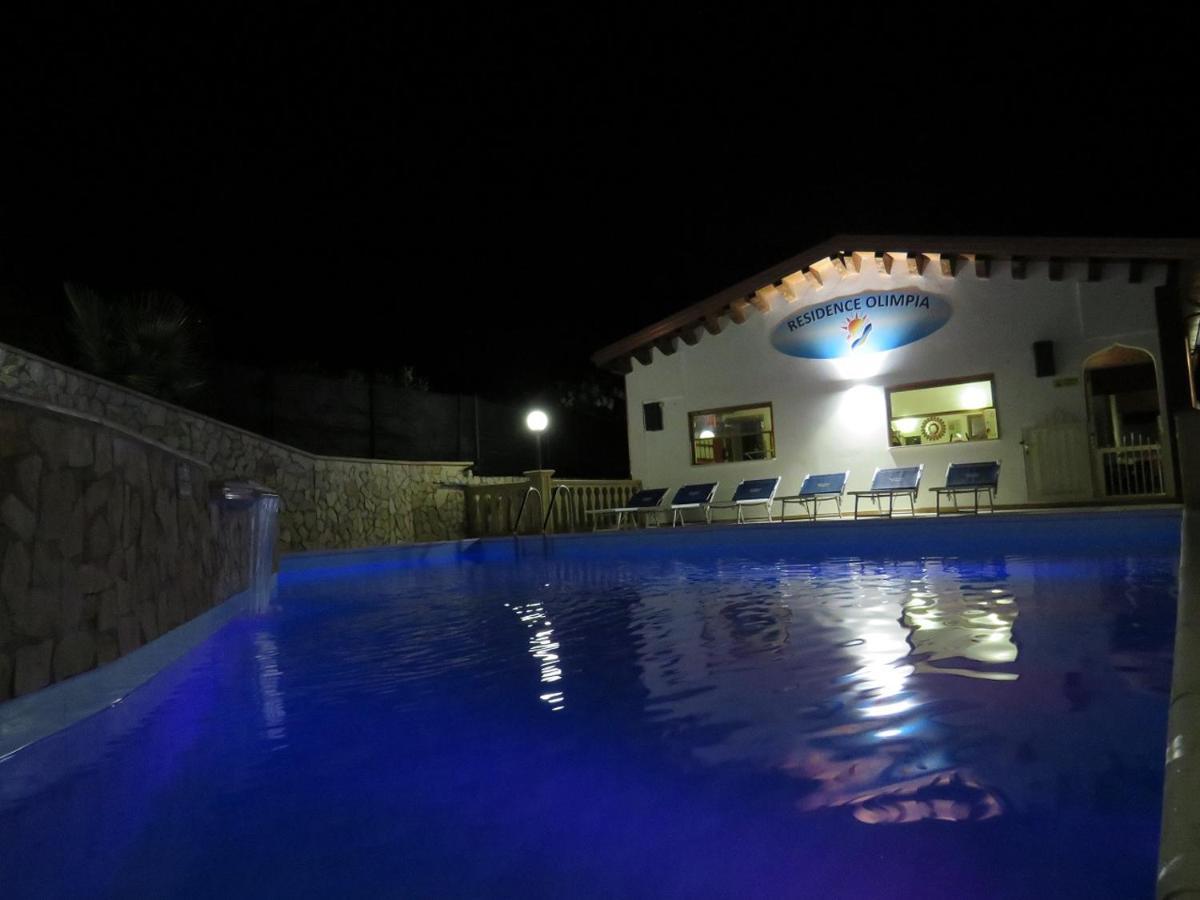 Residence Olimpia Peschici Buitenkant foto