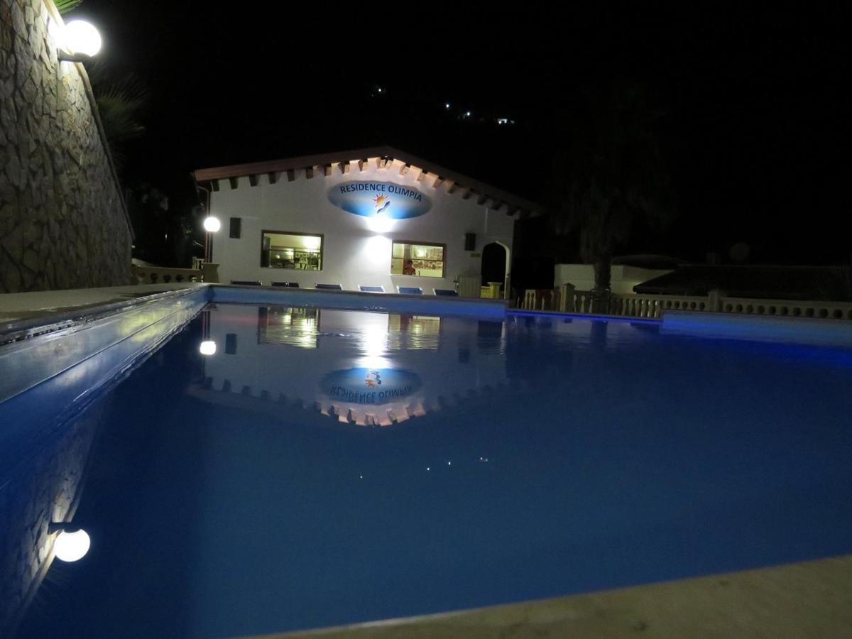 Residence Olimpia Peschici Buitenkant foto
